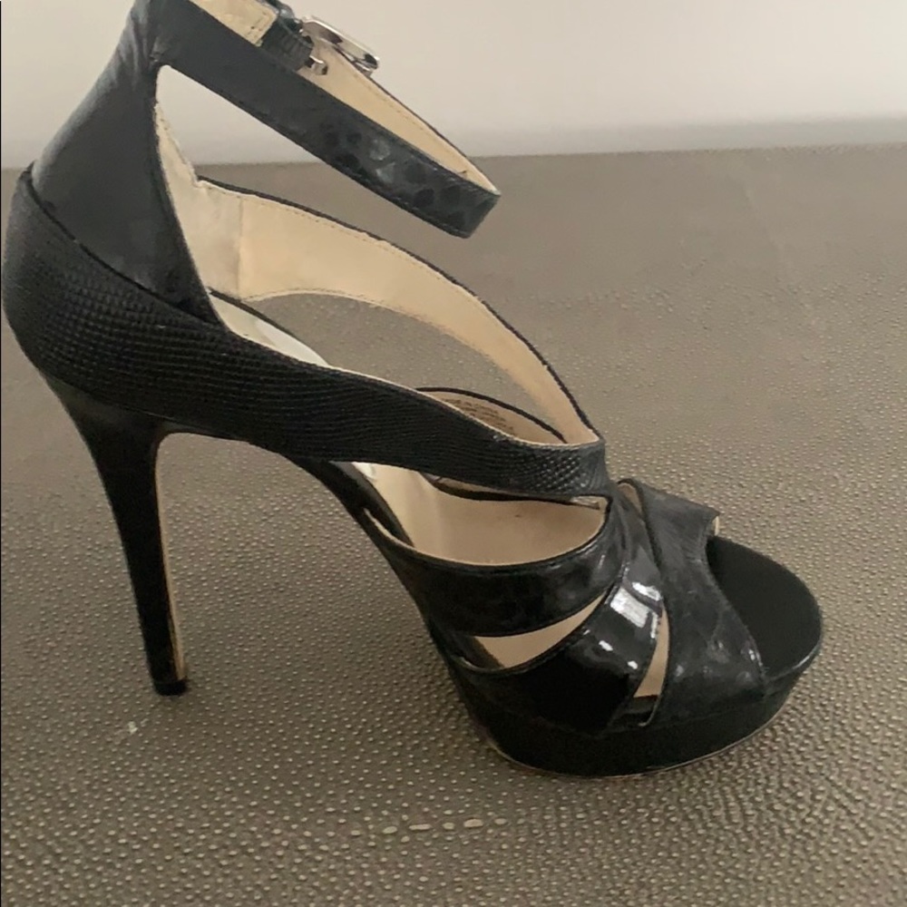 Michael Michael kors, platform, ankle strap. Sz 5 - Picture 9 of 12
